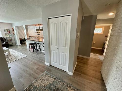 6 Larkspur Road North, Lethbridge, AB - Indoor