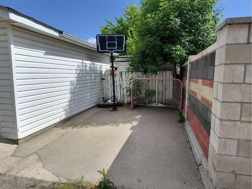 139 Park Meadows Boulevard North, Lethbridge, AB - Outdoor With Exterior