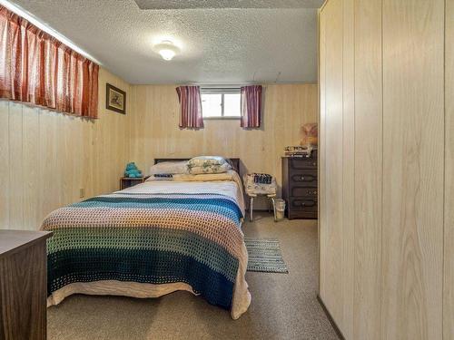 2015 7 Avenue South, Lethbridge, AB - Indoor Photo Showing Bedroom