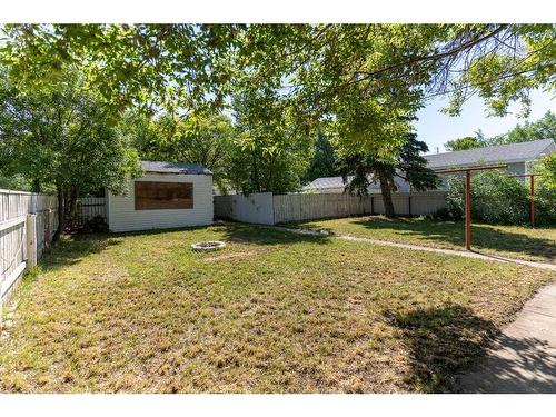 429 12 Street North, Lethbridge, AB - Outdoor With Backyard