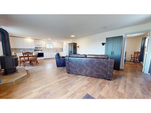 65030 Range Road 211, Rural Warner No. 5, County Of, AB - Indoor Photo Showing Living Room