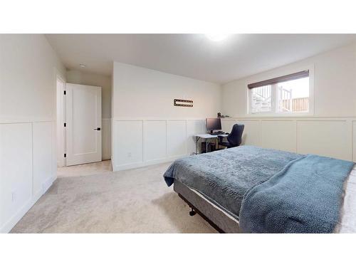 4725 40 Avenue S, Lethbridge, AB - Indoor Photo Showing Bedroom