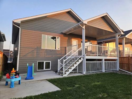 4725 40 Avenue S, Lethbridge, AB - Outdoor With Exterior