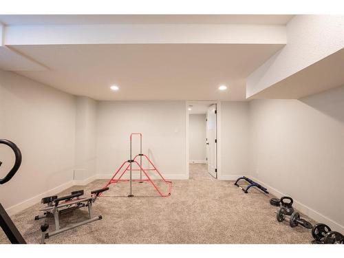 350 Twinriver Road West, Lethbridge, AB - Indoor Photo Showing Gym Room