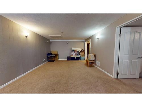 1018 Ventura Crescent North, Lethbridge, AB - Indoor Photo Showing Other Room