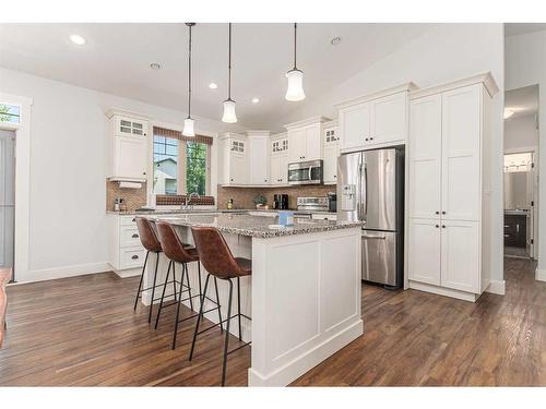 175 Sixmile Ridge South, Lethbridge, AB - Indoor Photo Showing Kitchen With Upgraded Kitchen