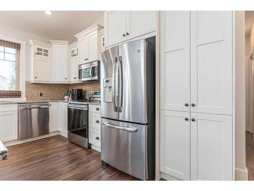 175 Sixmile Ridge South, Lethbridge, AB - Indoor Photo Showing Kitchen