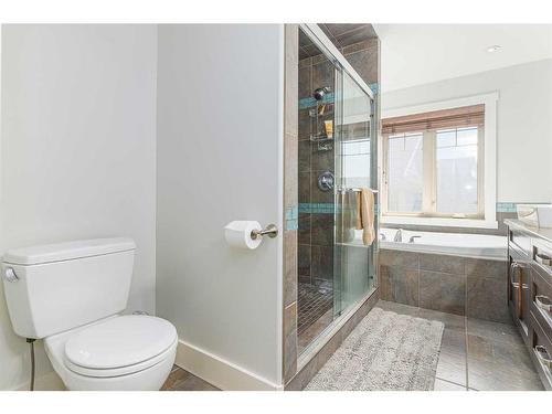 175 Sixmile Ridge South, Lethbridge, AB - Indoor Photo Showing Bathroom