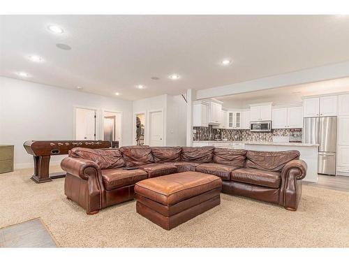 175 Sixmile Ridge South, Lethbridge, AB - Indoor Photo Showing Living Room