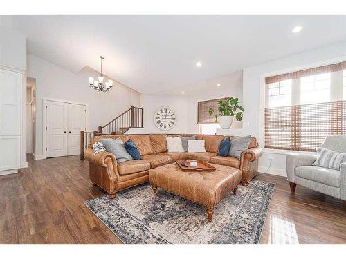 175 Sixmile Ridge South, Lethbridge, AB - Indoor Photo Showing Living Room