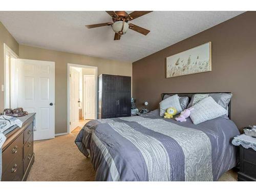 752 Red Crow Boulevard West, Lethbridge, AB - Indoor Photo Showing Bedroom