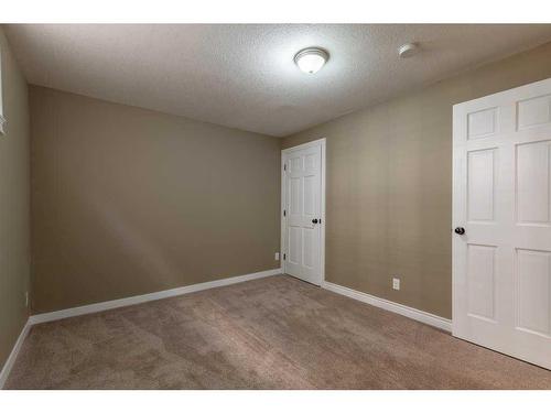 752 Red Crow Boulevard West, Lethbridge, AB - Indoor Photo Showing Other Room