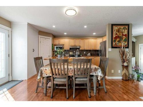 752 Red Crow Boulevard West, Lethbridge, AB - Indoor Photo Showing Dining Room