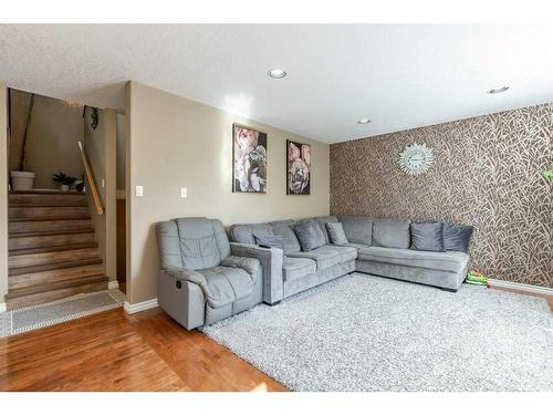 752 Red Crow Boulevard West, Lethbridge, AB - Indoor Photo Showing Living Room