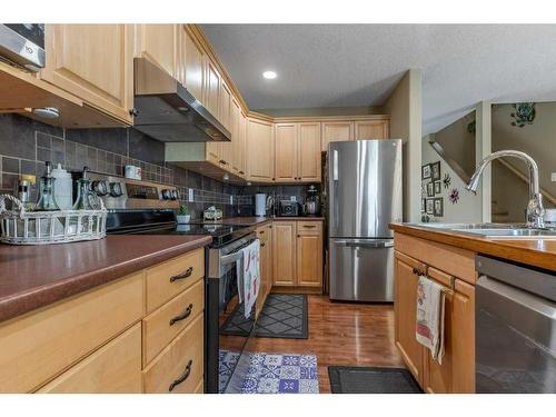 752 Red Crow Boulevard West, Lethbridge, AB - Indoor Photo Showing Kitchen With Double Sink