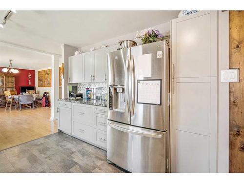 1516 15 Avenue North, Lethbridge, AB - Indoor Photo Showing Kitchen