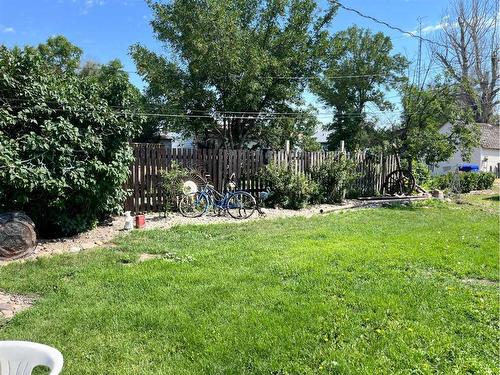 518 3 Street West, Bow Island, AB - Outdoor