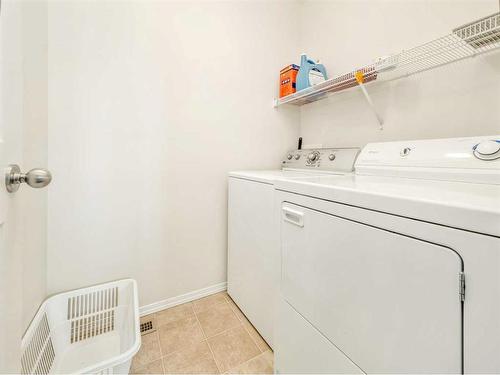 35 Fairmont Gate South, Lethbridge, AB - Indoor Photo Showing Laundry Room