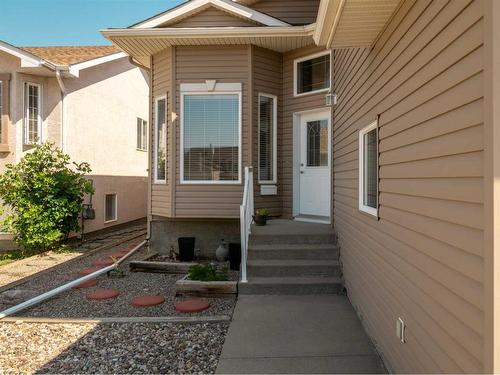 35 Fairmont Gate South, Lethbridge, AB - Outdoor