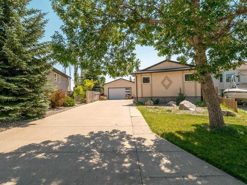 353 Ojibwa Place West, Lethbridge, AB - Outdoor