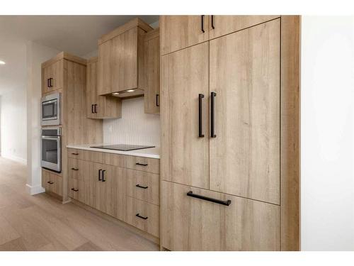 1139 Coalbrook Place West, Lethbridge, AB - Indoor Photo Showing Kitchen