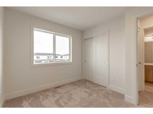 1139 Coalbrook Place West, Lethbridge, AB - Indoor Photo Showing Other Room