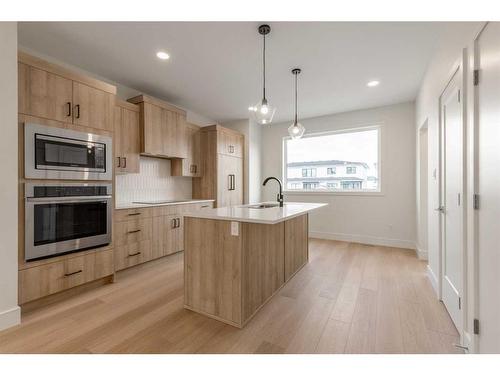 1139 Coalbrook Place West, Lethbridge, AB - Indoor Photo Showing Kitchen