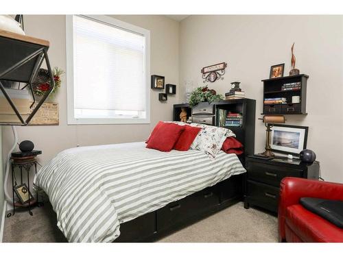 22 Northlander Road West, Lethbridge, AB - Indoor Photo Showing Bedroom