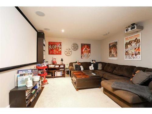 22 Northlander Road West, Lethbridge, AB - Indoor Photo Showing Living Room