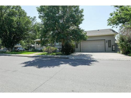 744 17 Street North, Lethbridge, AB - Outdoor