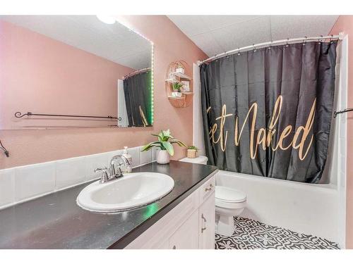 29 Huckleberry Crescent, Rural Taber, M.D. Of, AB - Indoor Photo Showing Bathroom