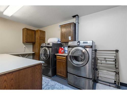 84053 Range Road 21-1, Rural Lethbridge County, AB - Indoor Photo Showing Laundry Room