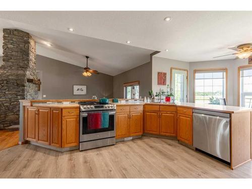 84053 Range Road 21-1, Rural Lethbridge County, AB - Indoor Photo Showing Kitchen