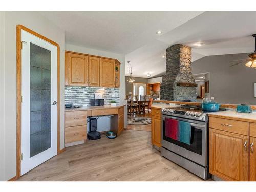 84053 Range Road 21-1, Rural Lethbridge County, AB - Indoor Photo Showing Kitchen