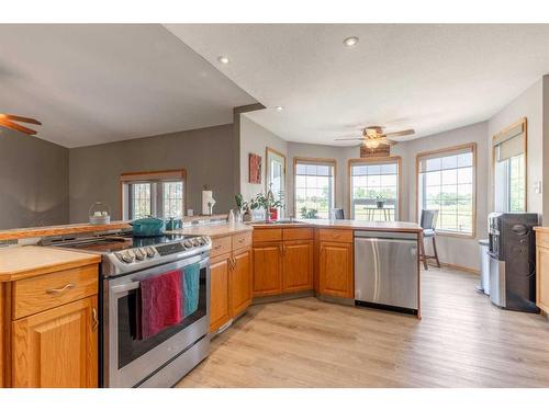 84053 Range Road 21-1, Rural Lethbridge County, AB - Indoor Photo Showing Kitchen