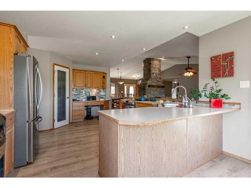 84053 Range Road 21-1, Rural Lethbridge County, AB - Indoor Photo Showing Kitchen