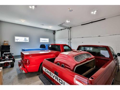 2724 46 Street South, Lethbridge, AB - Indoor Photo Showing Garage