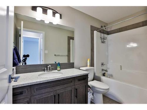 2724 46 Street South, Lethbridge, AB - Indoor Photo Showing Bathroom