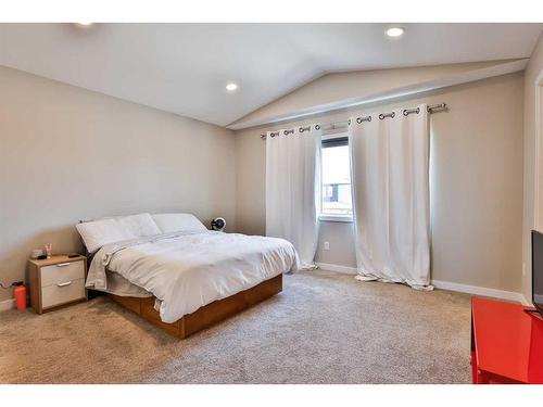 2724 46 Street South, Lethbridge, AB - Indoor Photo Showing Bedroom