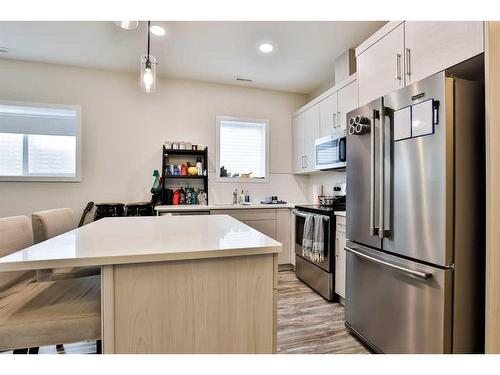 2724 46 Street South, Lethbridge, AB - Indoor Photo Showing Kitchen