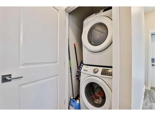 2724 46 Street South, Lethbridge, AB - Indoor Photo Showing Laundry Room