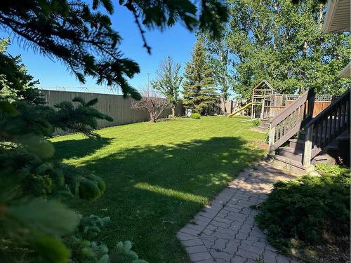 627 Maple Place, Picture Butte, AB - Outdoor