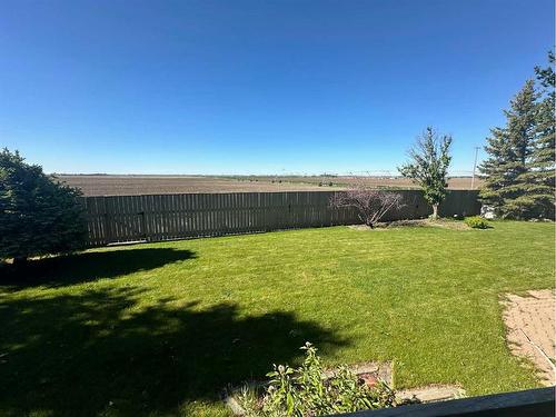 627 Maple Place, Picture Butte, AB - Outdoor