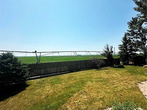 627 Maple Place, Picture Butte, AB - Outdoor