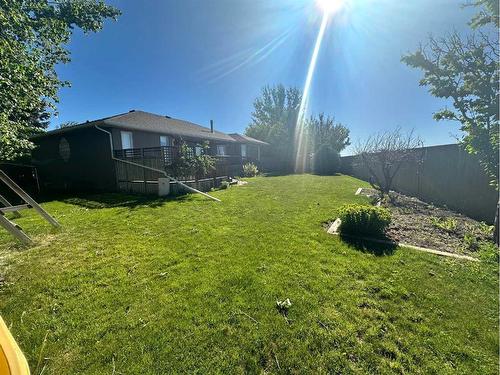 627 Maple Place, Picture Butte, AB - Outdoor