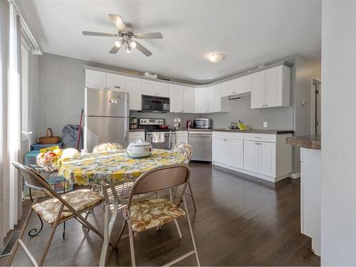 #5-2240 Mayor Magrath Drive South, Lethbridge, AB - Indoor Photo Showing Kitchen