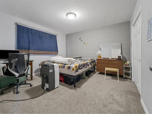 #5-2240 Mayor Magrath Drive South, Lethbridge, AB - Indoor Photo Showing Bedroom