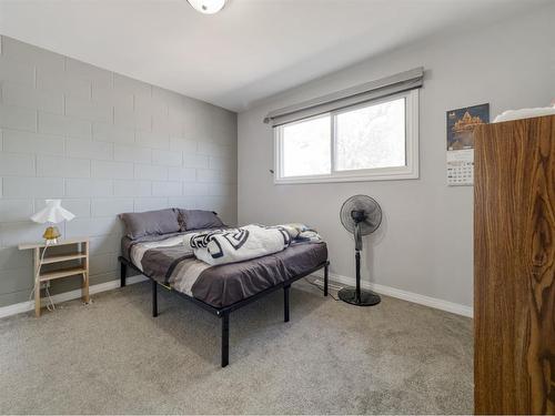 #5-2240 Mayor Magrath Drive South, Lethbridge, AB - Indoor Photo Showing Bedroom