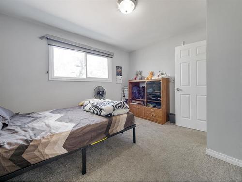 #5-2240 Mayor Magrath Drive South, Lethbridge, AB - Indoor Photo Showing Bedroom