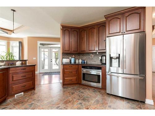 82060 Range Road 191 Range, Rural Lethbridge County, AB - Indoor Photo Showing Kitchen